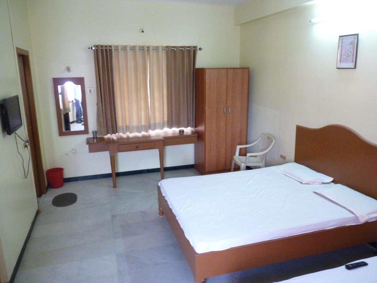 Nanda Lodge Mettuppalaiyam  Exterior photo
